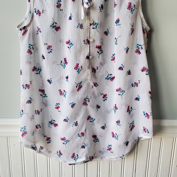 3/$15 Liz Claiborne Ruffle Neck Button up Halter Tops Women's Size Medium - Picture 9 of 15